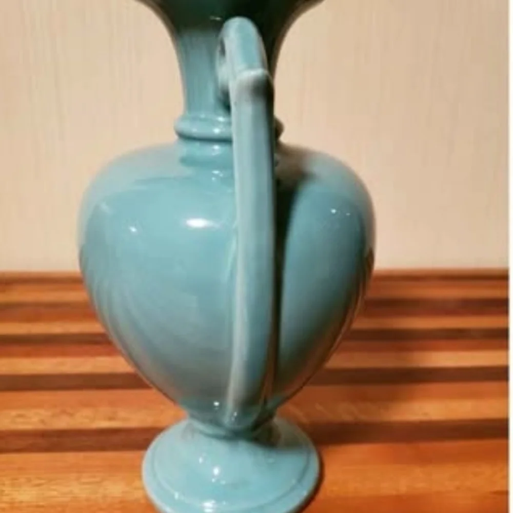 Haeger double handle seaform green/blue color vase